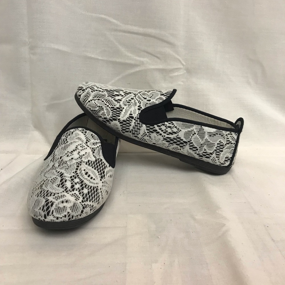 Flower slip-ons
